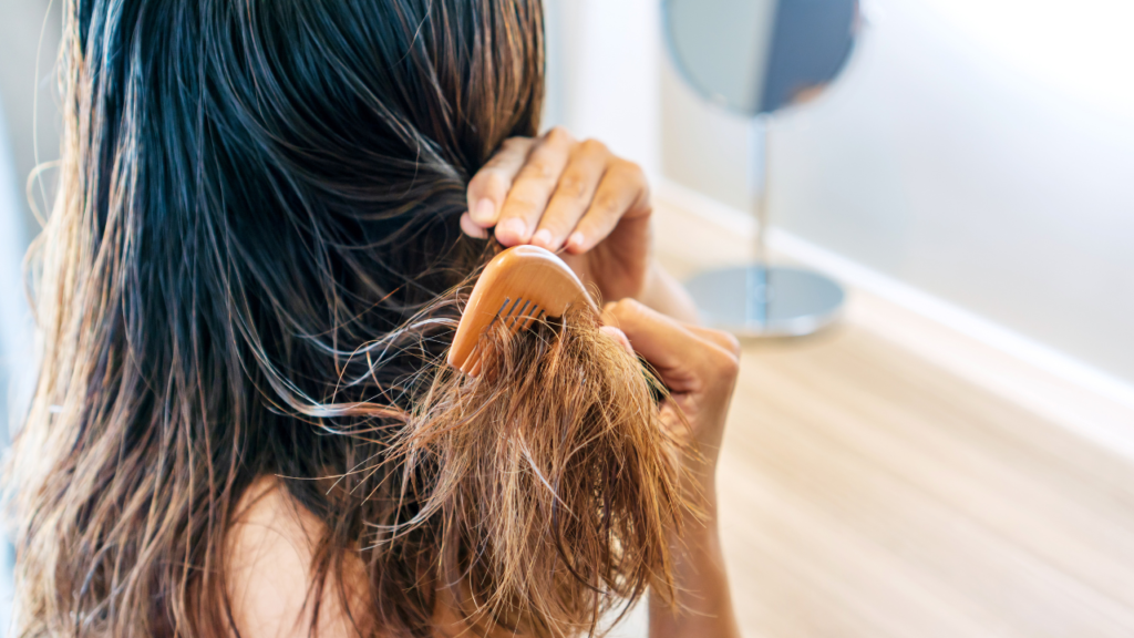 Como recuperar os cabelos danificados por química